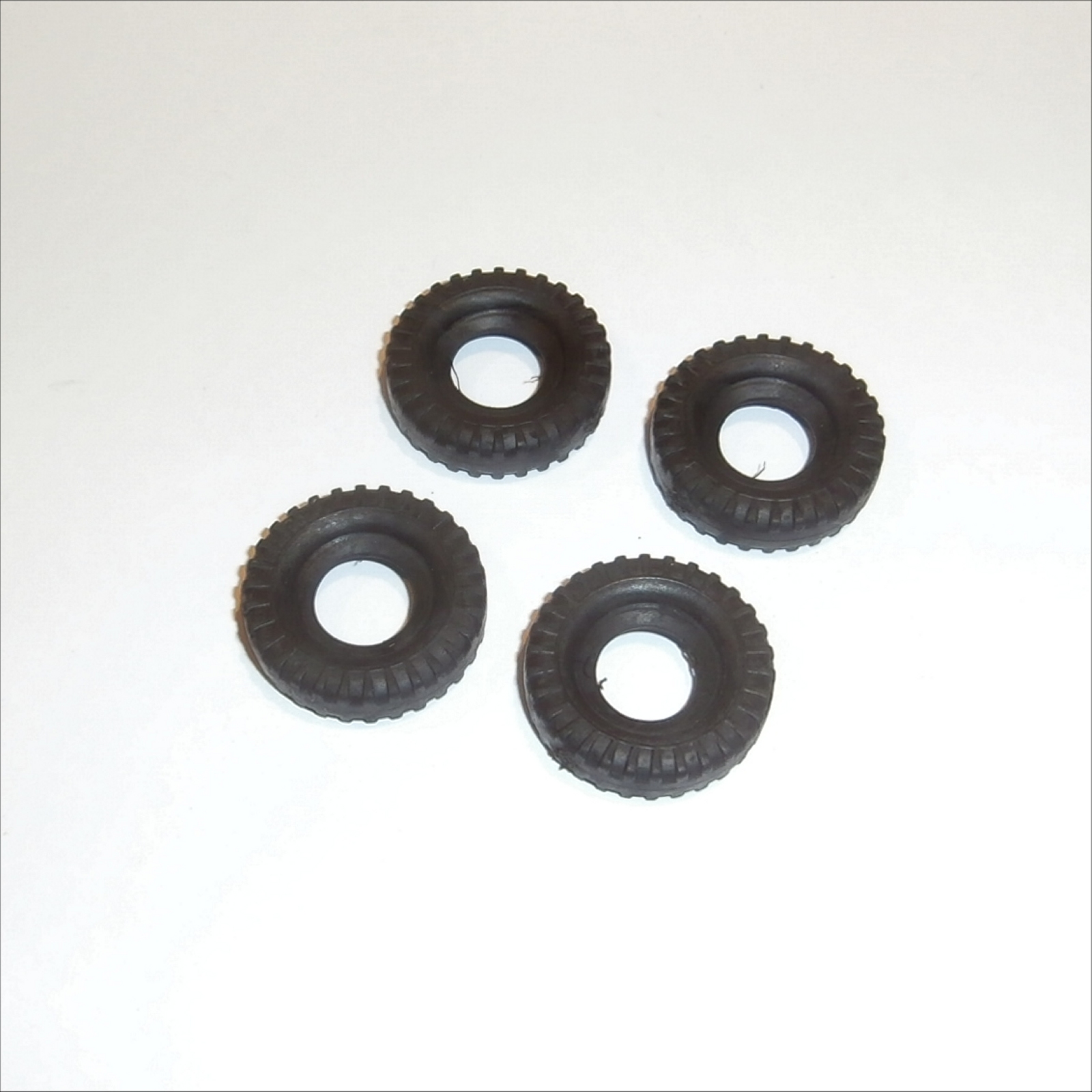THICKNESS DINKY 8  15MM SMOOTH TIRE CORRECT ISSUE SIZE 
